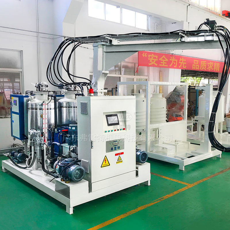 兒童座椅軟泡發(fā)泡機(jī)